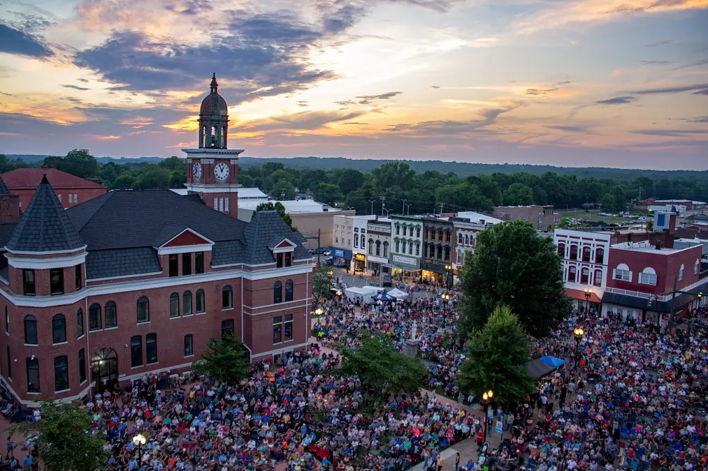 Paris, Tennessee