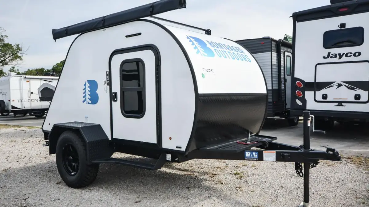 10 Tiny Campers Under $15,000 That Feel Twice Their Size (See Prices)