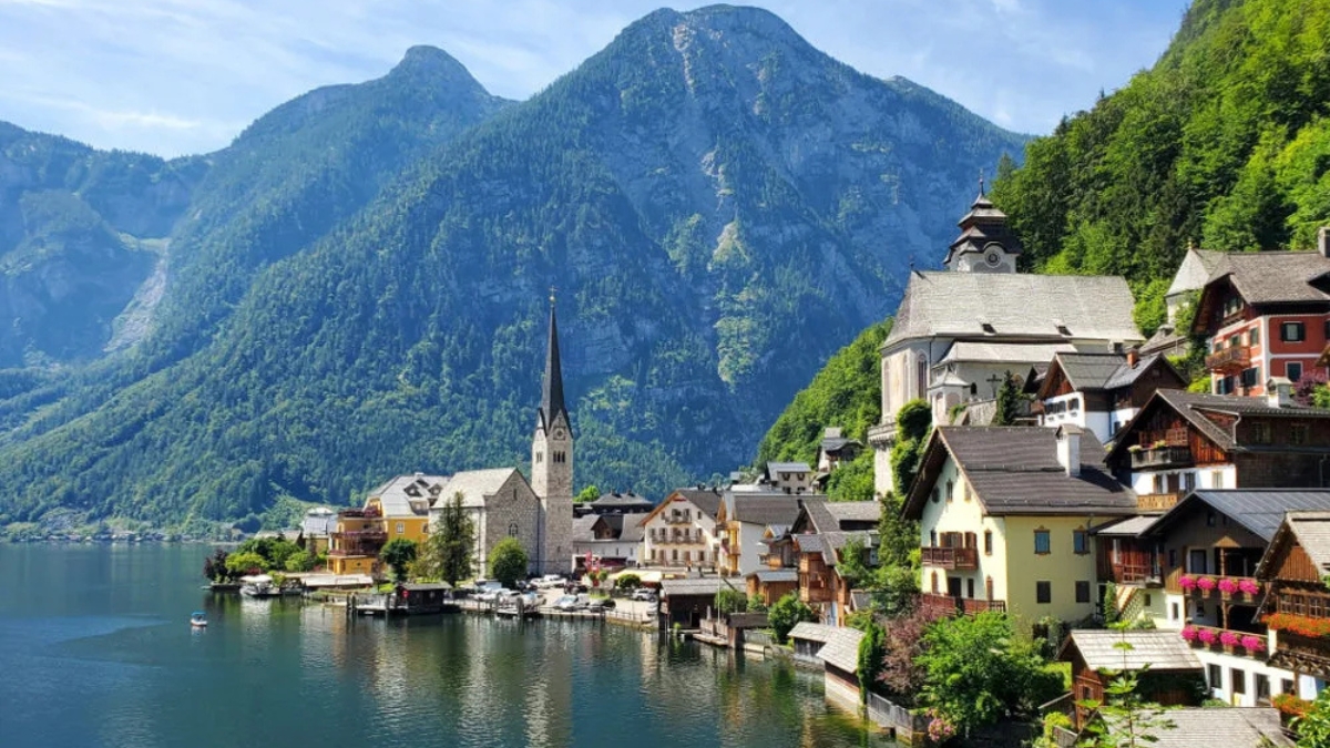 13 Countries Quietly Paying People to Move There in 2026