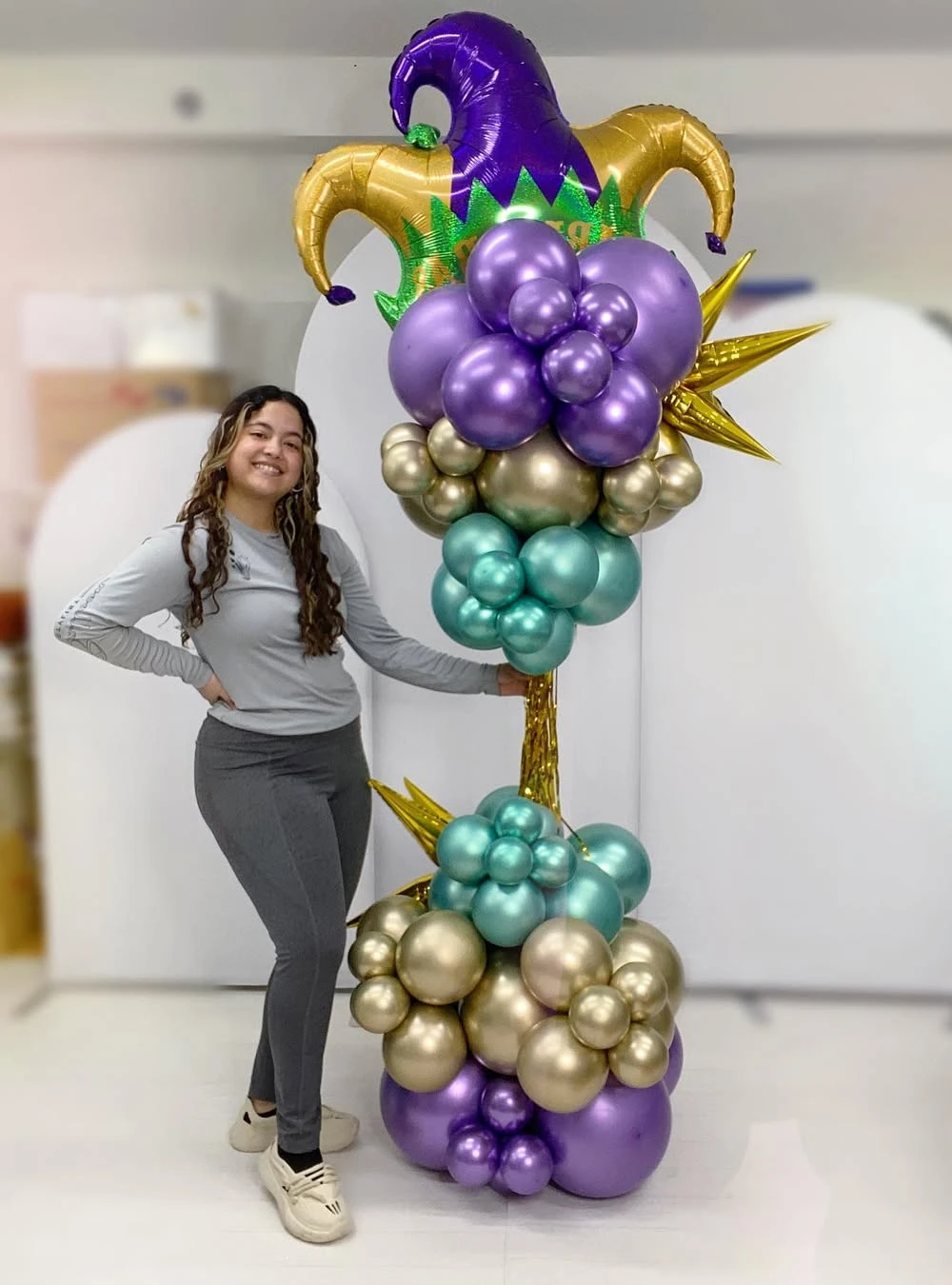 Balloon Column with Jester Hat