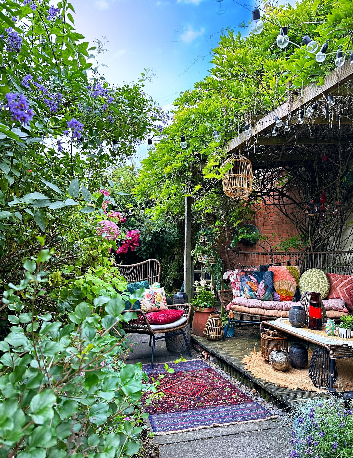 Bohemian Pergola Lounge
