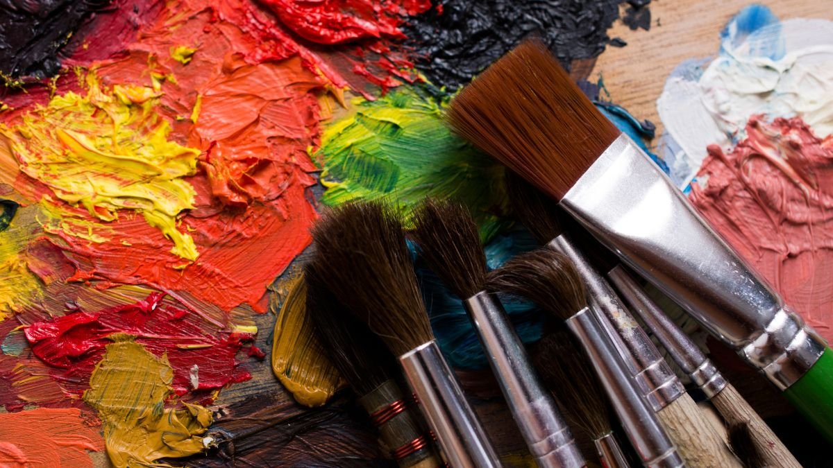 Brushes vs. Sponges vs. Fingers