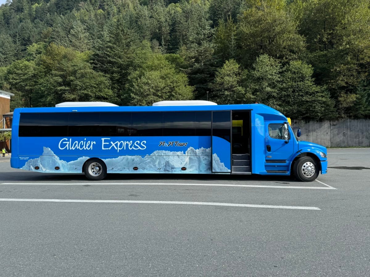 Mendenhall Glacier Bus Express (Juneau, Alaska)