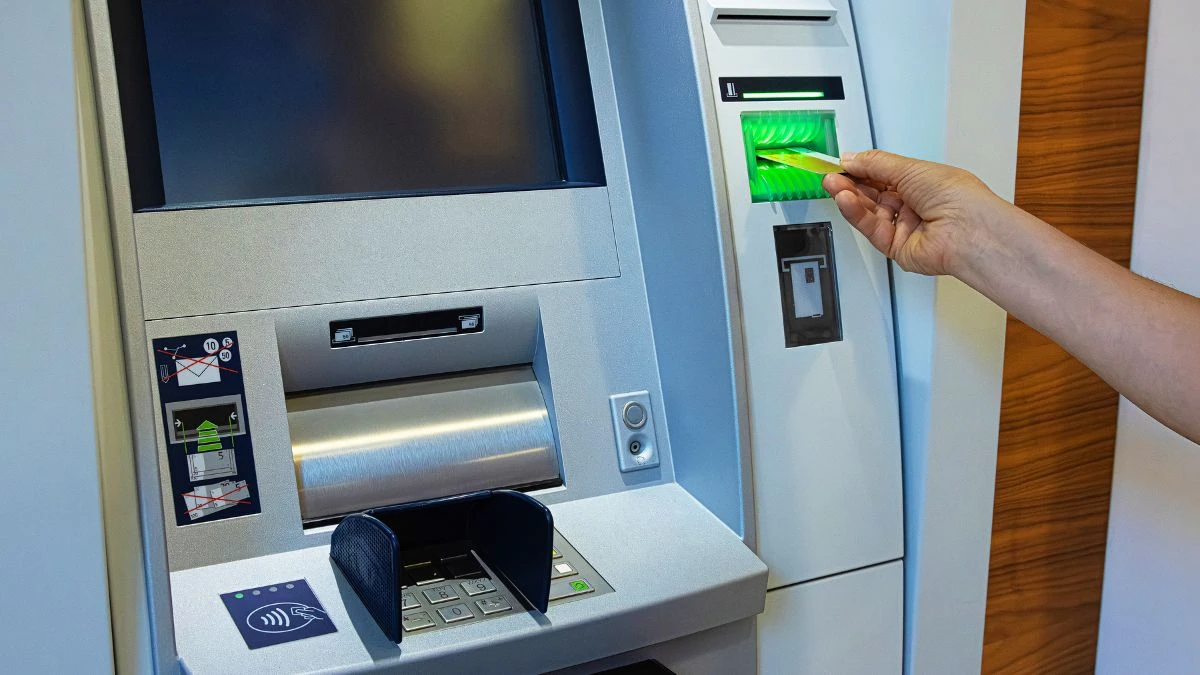 Cash Withdrawal Strategies and ATM Locations