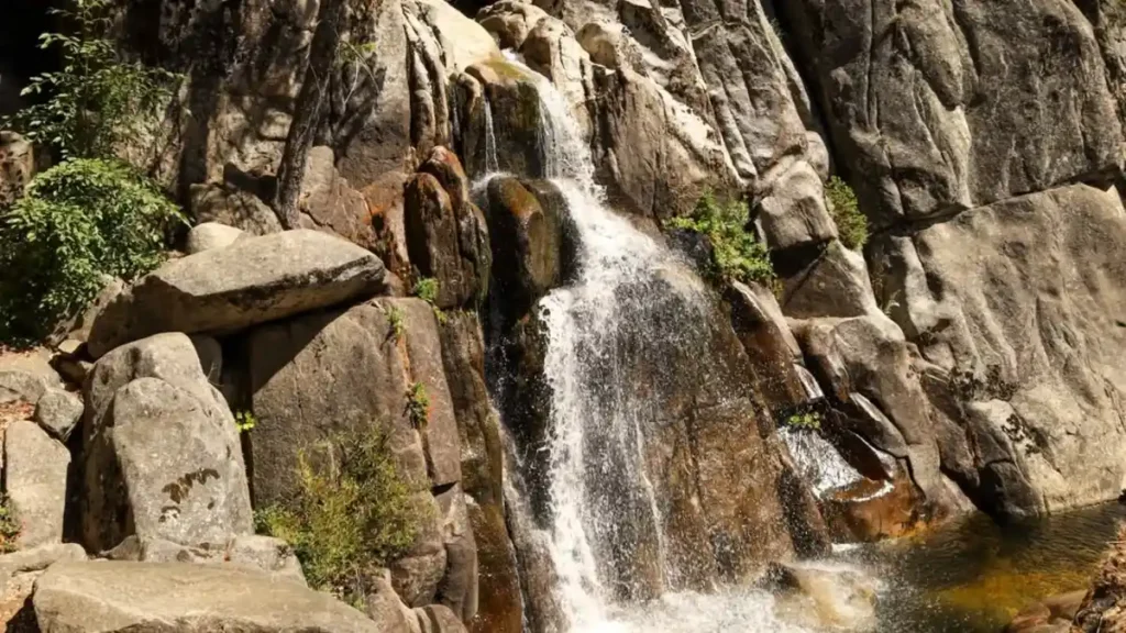 Chilnualna Falls - Wawona's Underrated Giant