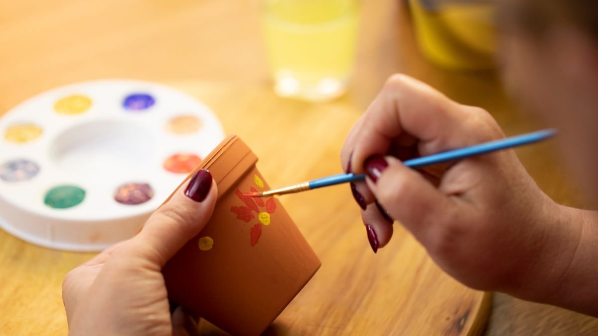 Deep-Cleaning Pots for Flawless Paint