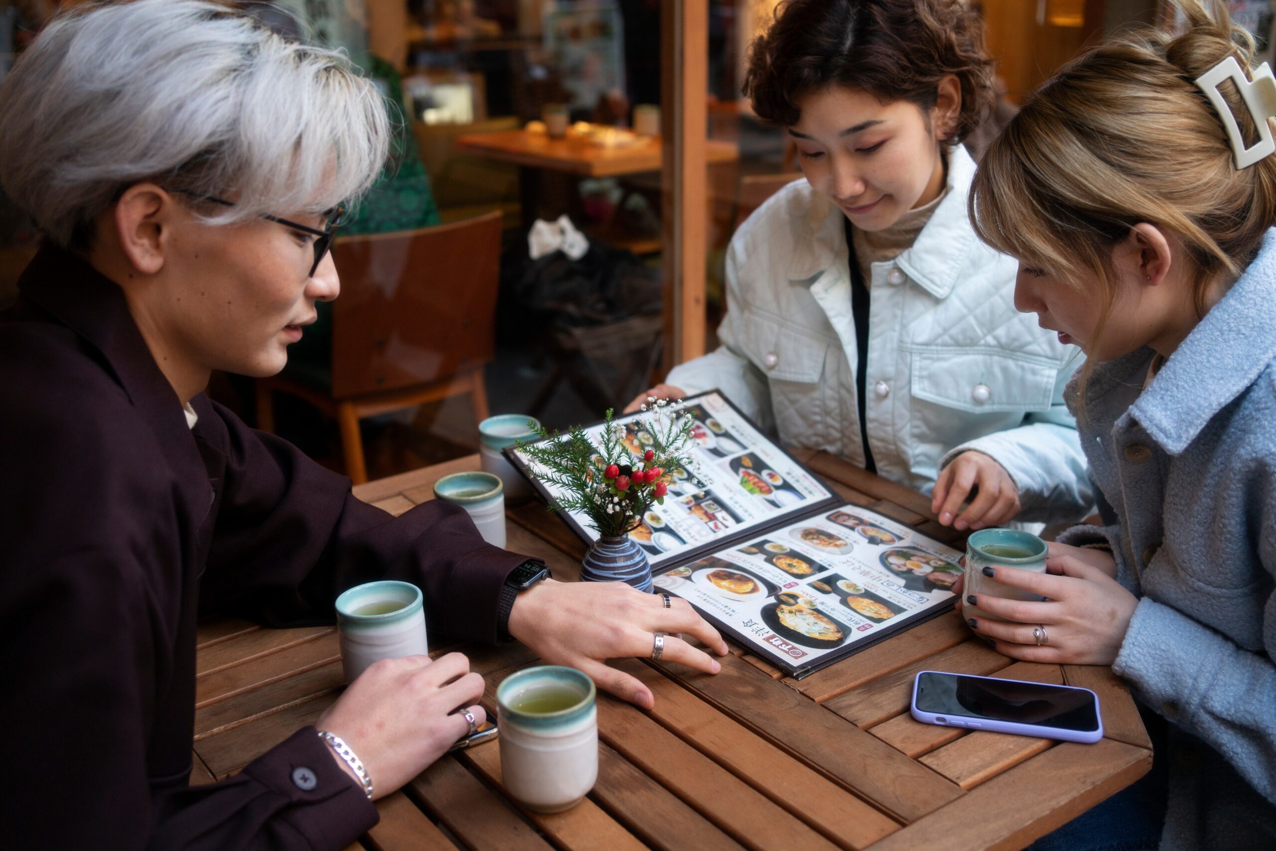 Dining Exclusively at Restaurants with Picture Menus and Street Promoters