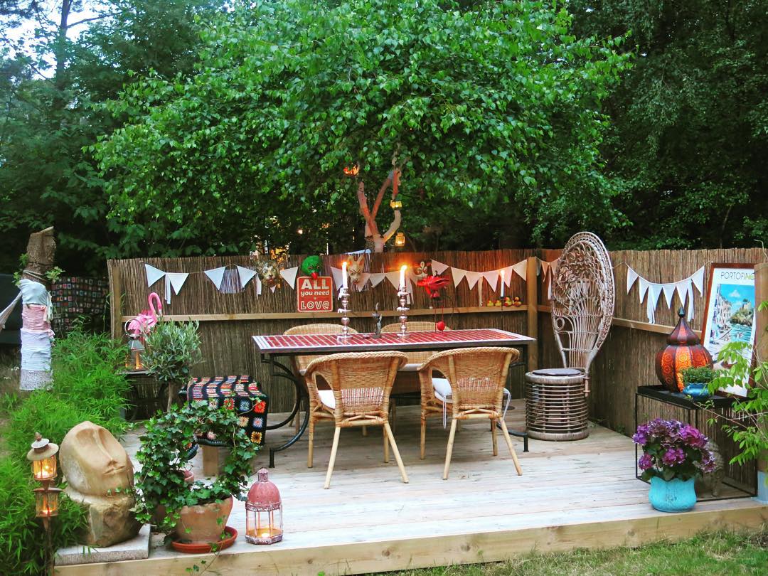 Eclectic Deck Dining Area Eclectic Deck Dining Area