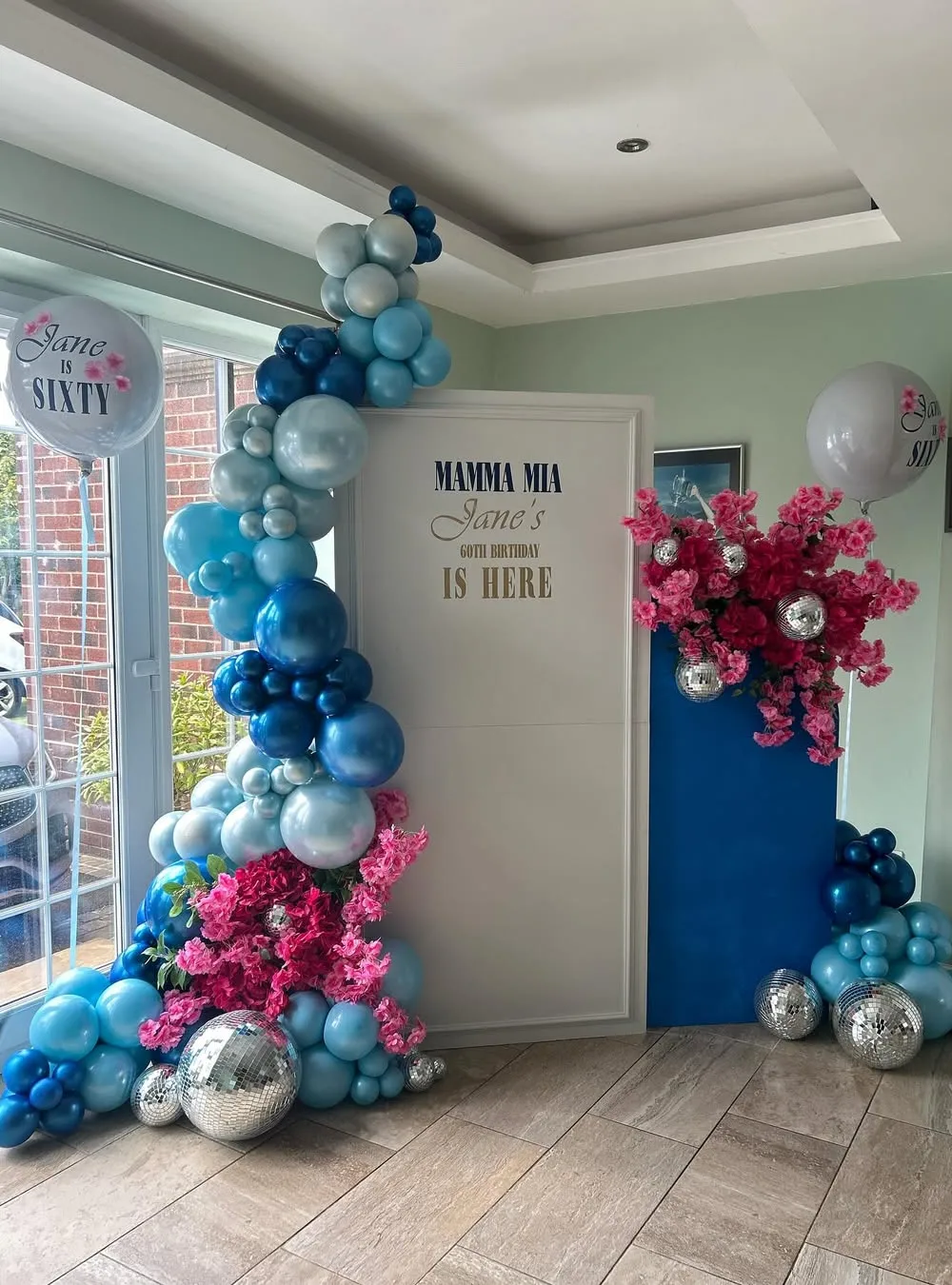 Elegant Mamma Mia Entrance Display