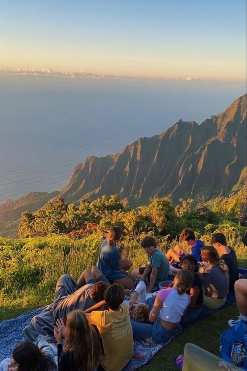 Feel-Good Tourism Feel-Good Tourism