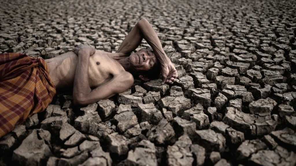 Heat Stroke Emergencies Overwhelm Tourist Areas