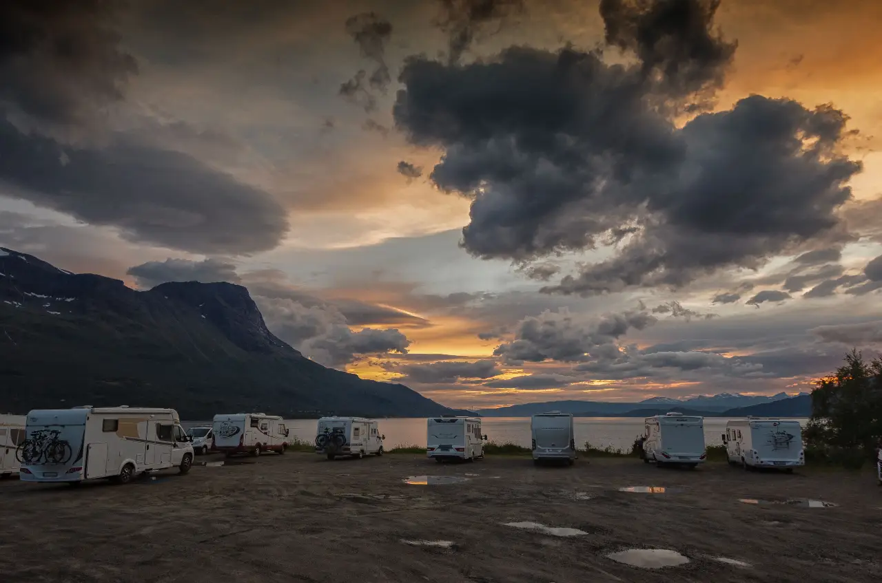 How to Camp at Valley of the Gods Without Getting Trapped by Rain How to Camp at Valley of the Gods Without Getting Trapped by Rain