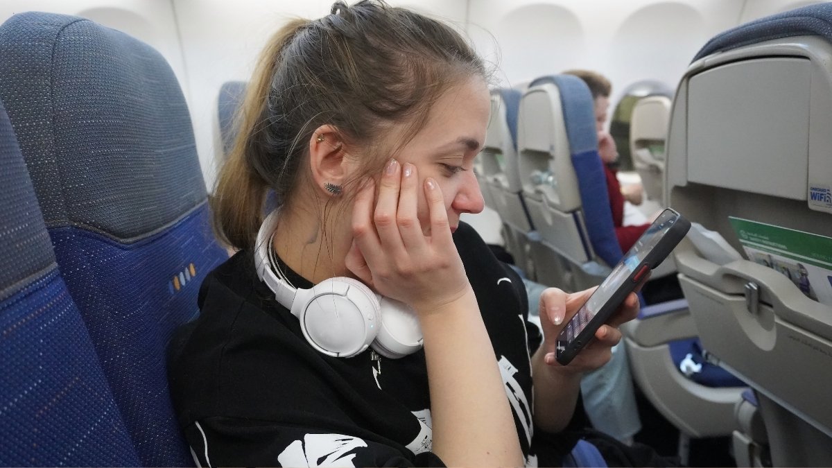How to Survive a 15-Hour Flight (The Travel Hack Everyone’s Googling)