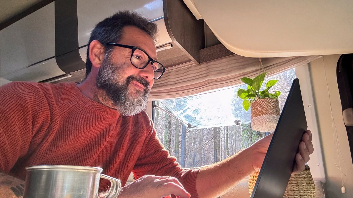 How to Turn Your RV Into a Remote Office That Actually Works