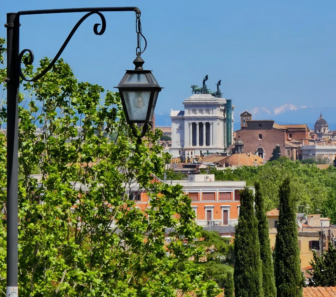 How to Watch the Daily Noon Cannon Shot at Janiculum Hill
