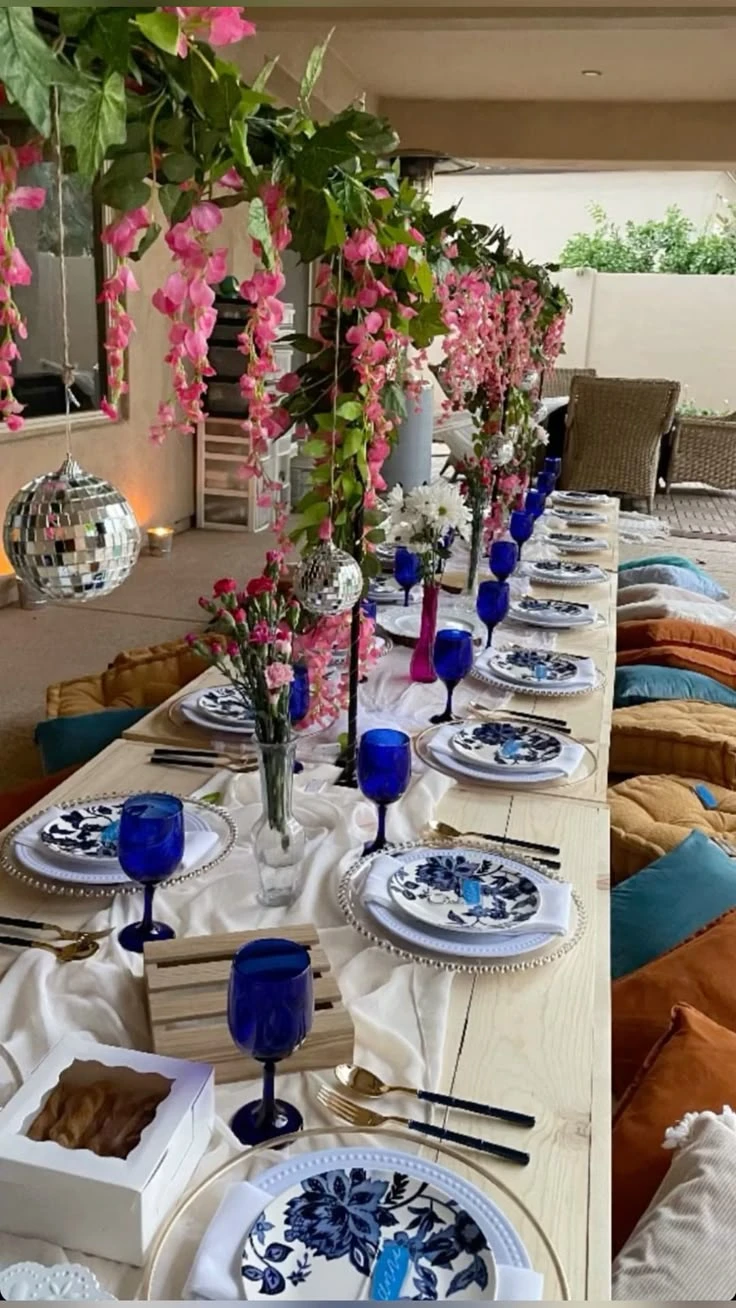Mediterranean Dining Table Experience