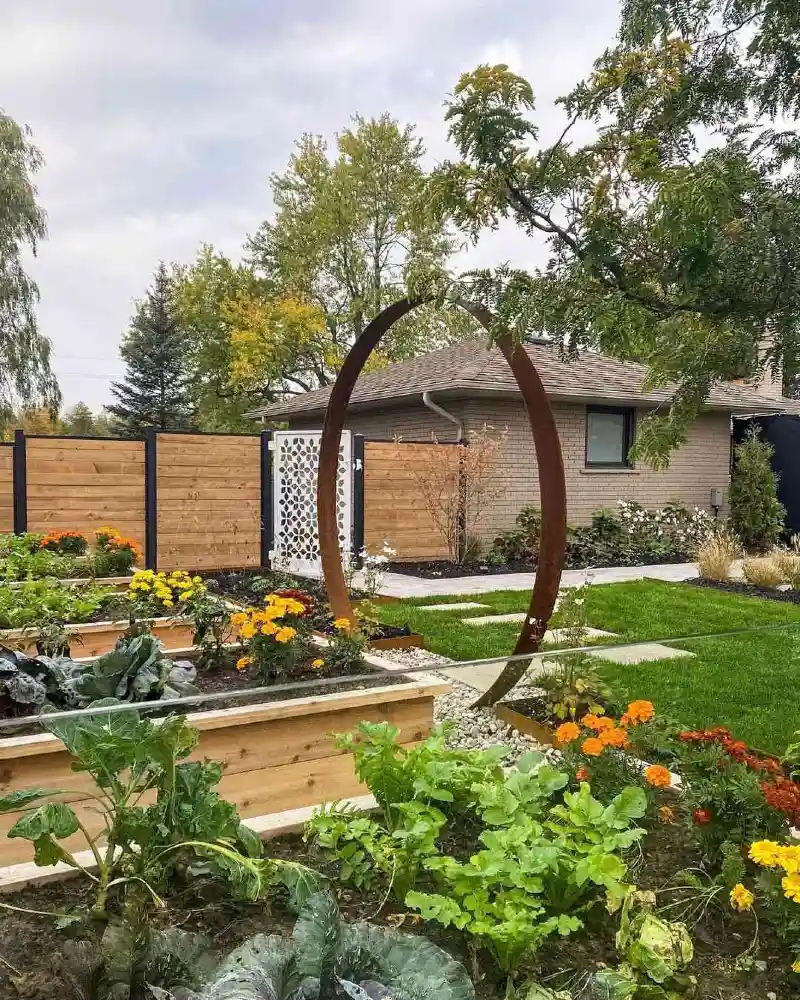  Modern Circular Garden Sculpture