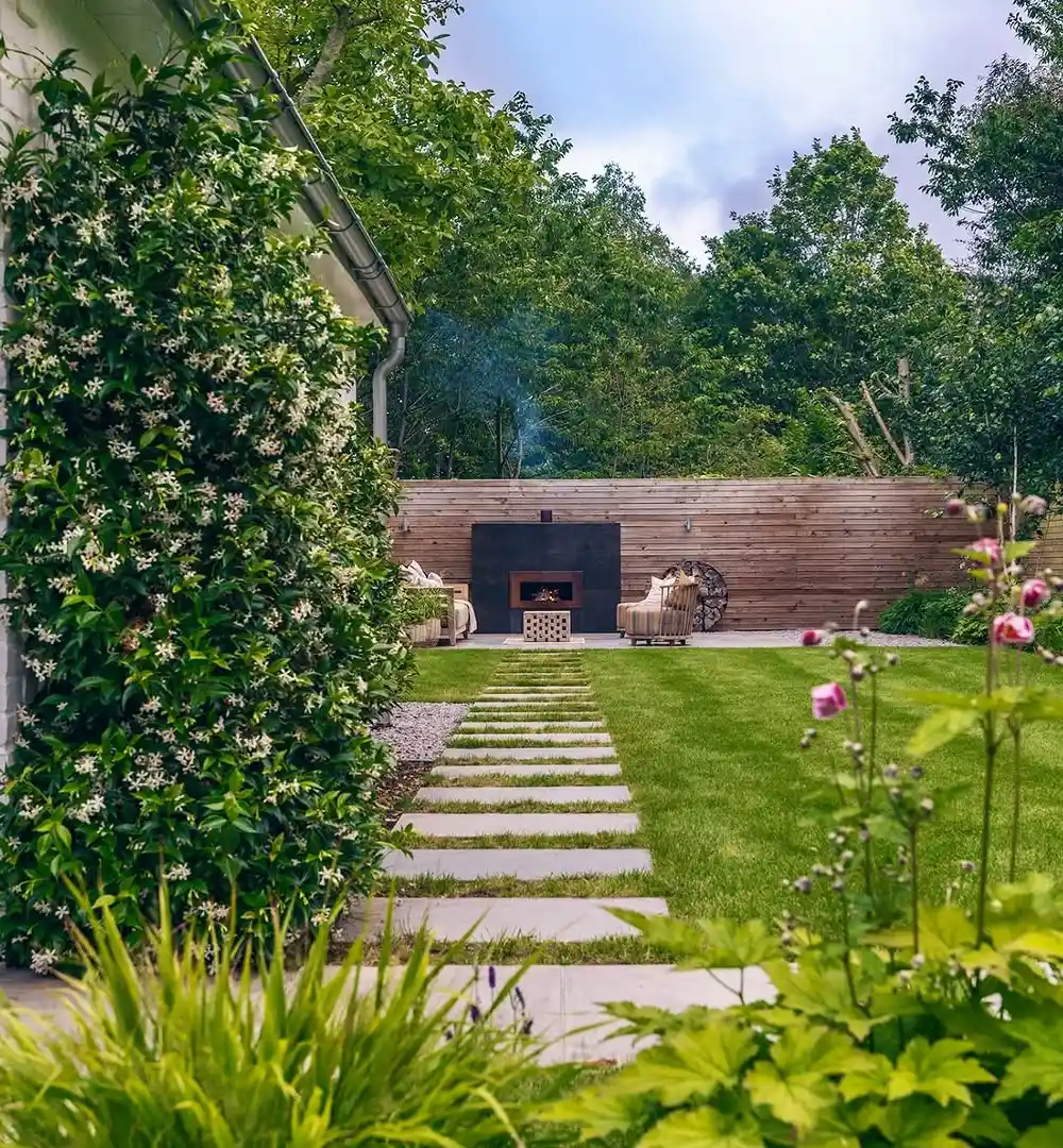 Modern Outdoor Living Path