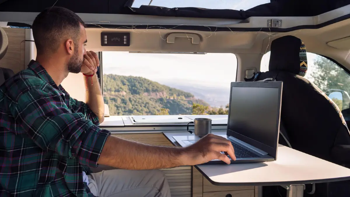 Real Starlink RV Speeds: From 20 to 200 Mbps Depending on These Factors