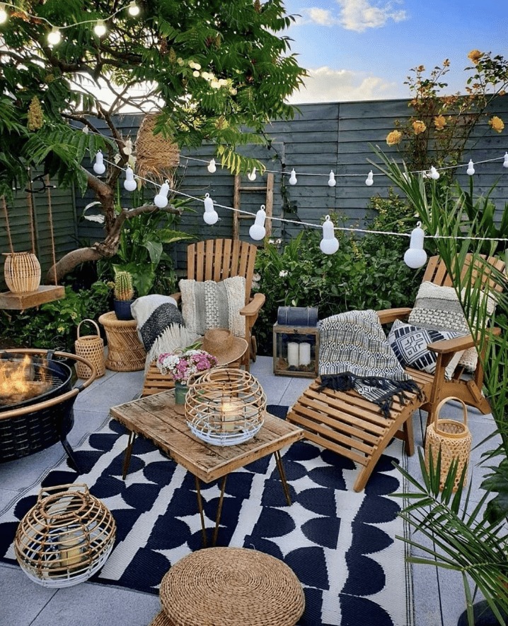 Relaxing Fire Pit Space