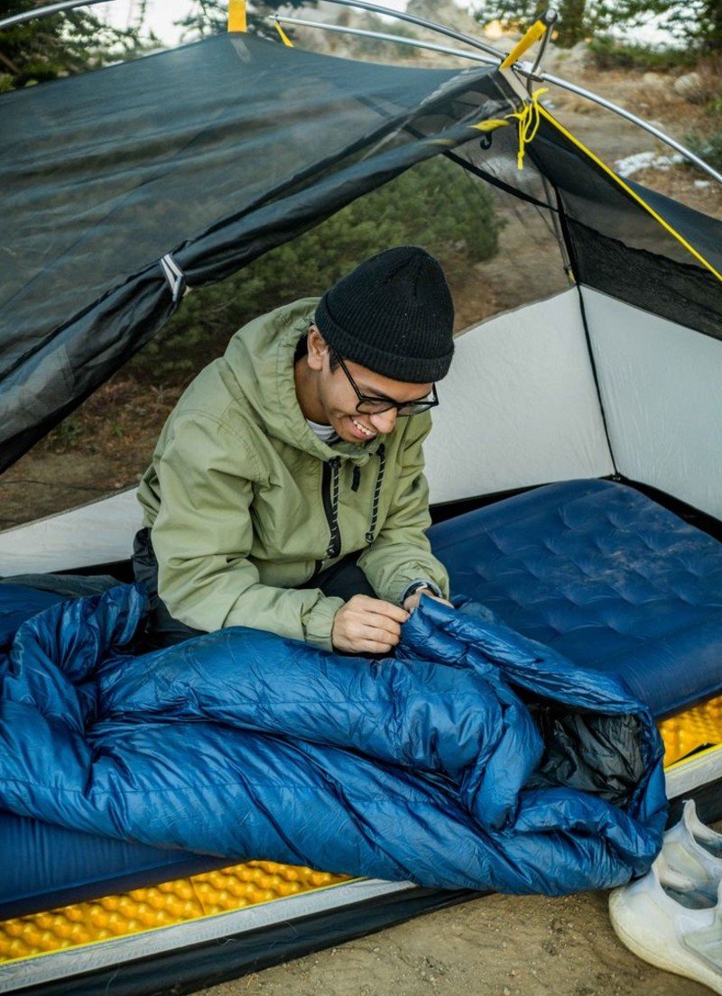 Sleeping Bags vs Quilts Sleeping Bags vs Quilts