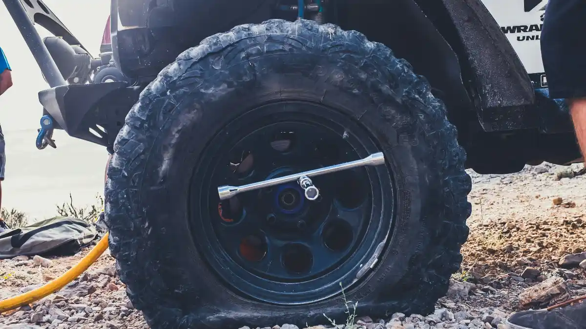 Spare Tire + Hardware