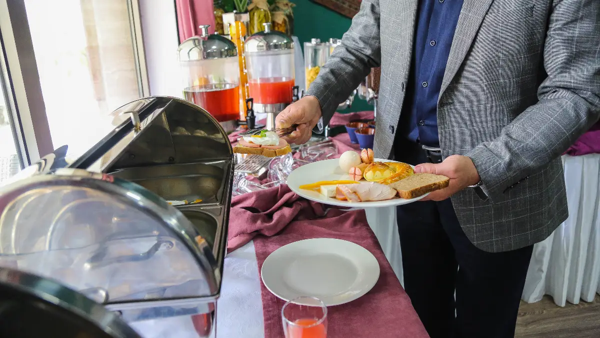 Specialty Dining's Hidden 18% Gratuity Trap