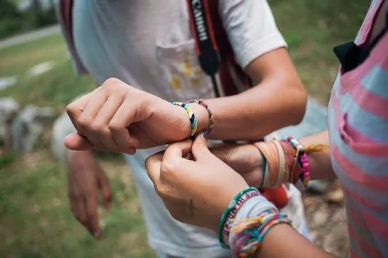 The Friendship Bracelet Scam