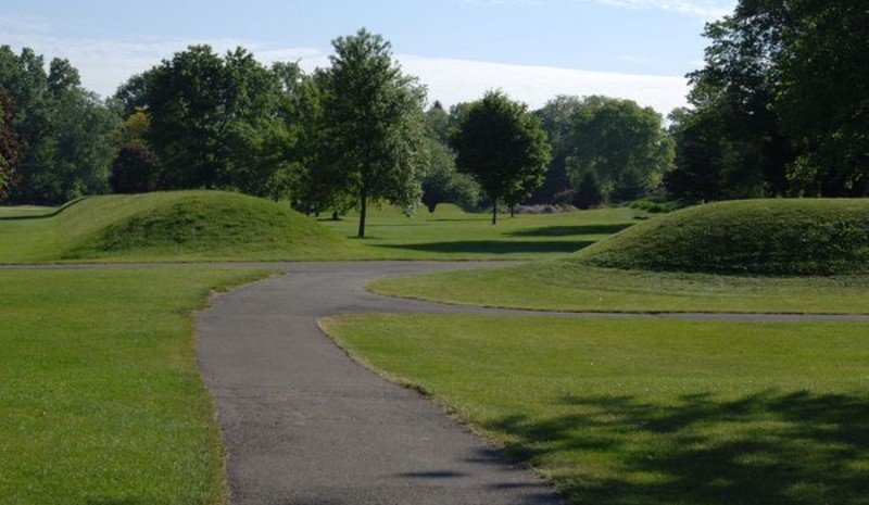 The Overlooked Island Paradise Hopewell Ceremonial Earthworks, Ohio The Overlooked Island Paradise Hopewell Ceremonial Earthworks, Ohio