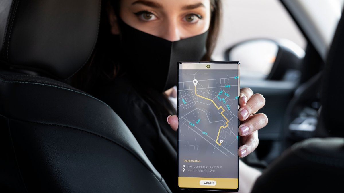 The Uber Scam Targeting Solo Female Travelers (How to Spot It in 3 Seconds)