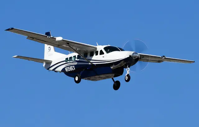 Track Incoming Track Incoming Planes with FlightAware