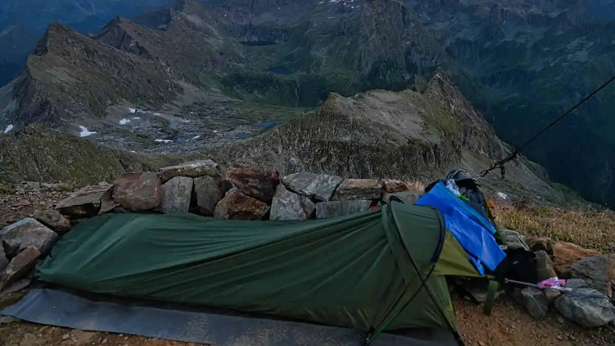 Traditional Sleeping Bags vs Quilts