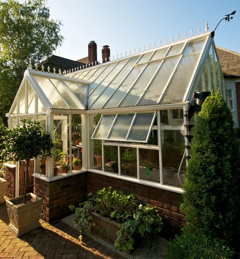 Victorian-Style Glasshouse