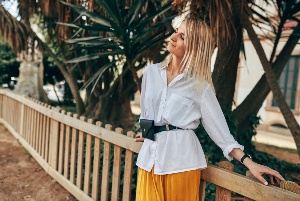 Wearing Visible Money Belts or Front-Facing Backpacks