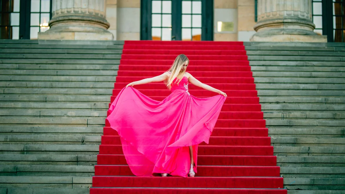 18 Epic Red Carpet Theme Party Ideas That Scream Hollywood Style