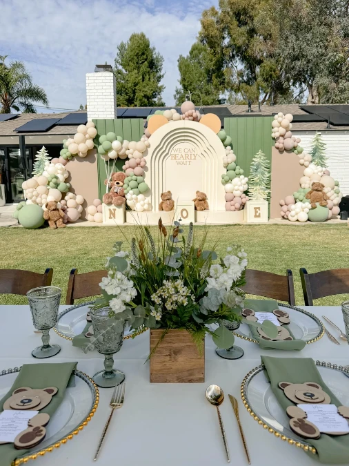 Outdoor Forest Bear Theme