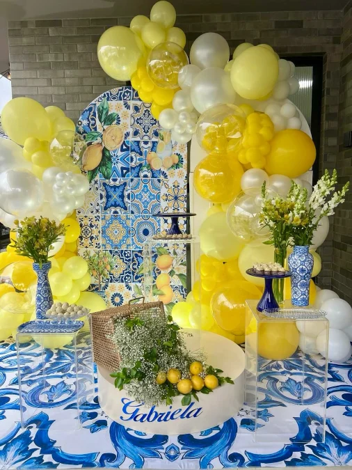 Sunny Citrus Balloon Display