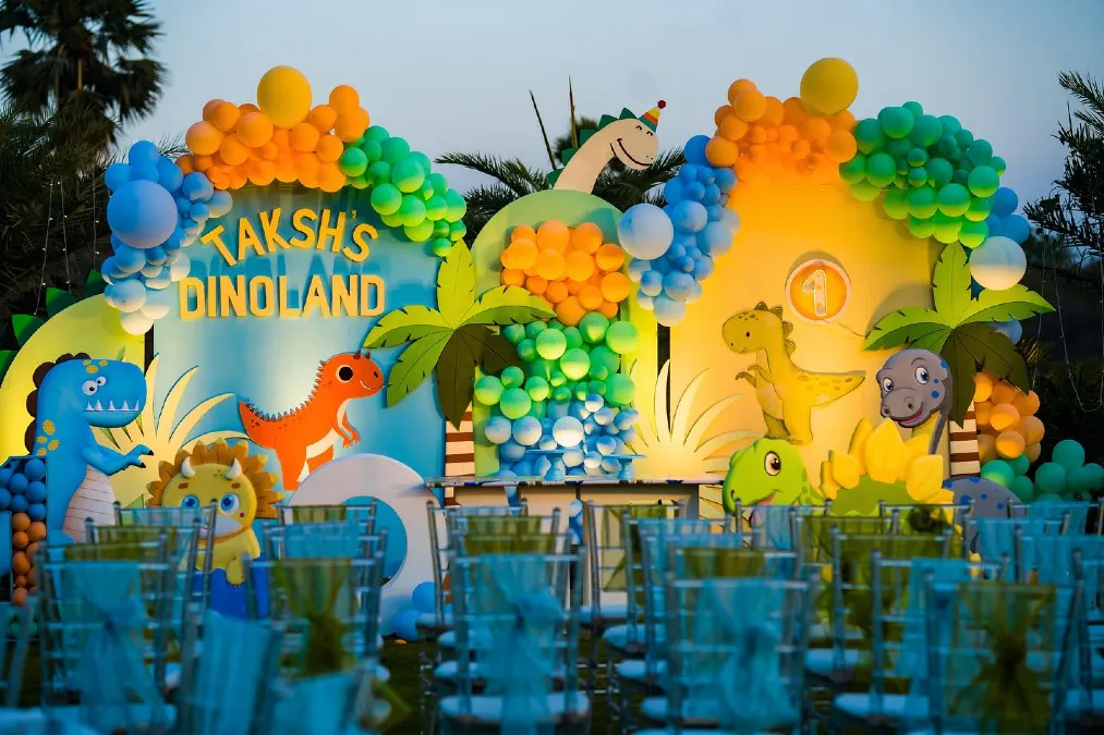Dinoland Outdoor Theater