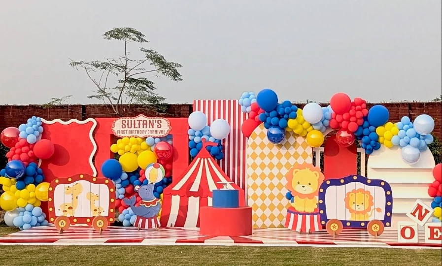 Animal Train Carnival Display