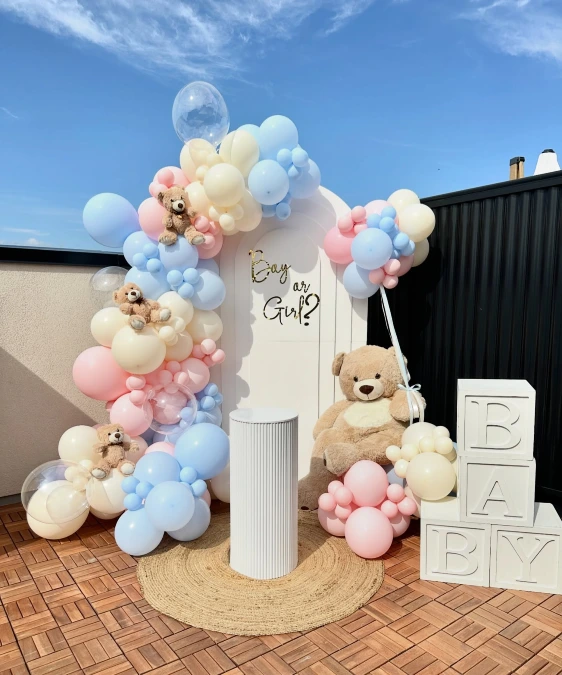 Bear and Block Reveal Corner