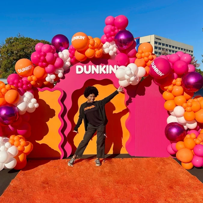 Dunkin' Branded Arch and Balloon Garland