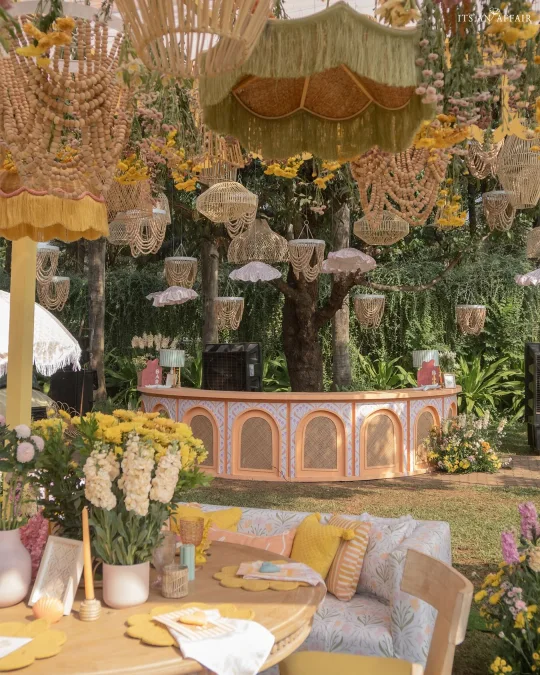 Whimsical Yellow Hanging Garden