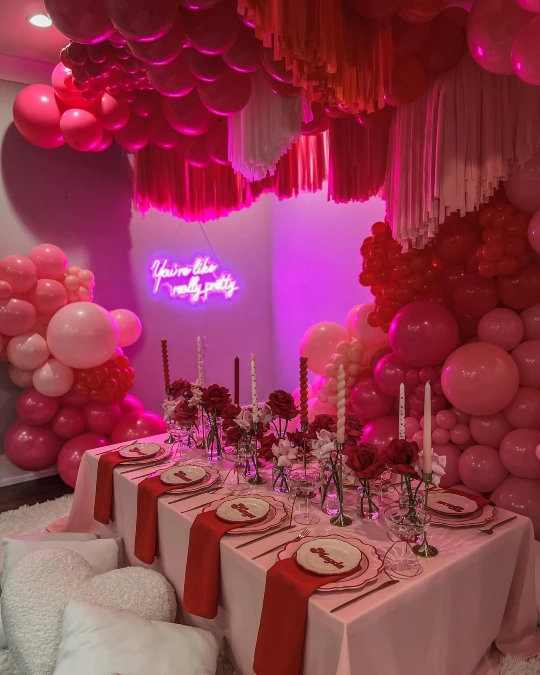 Glamorous Neon and Balloon Dining