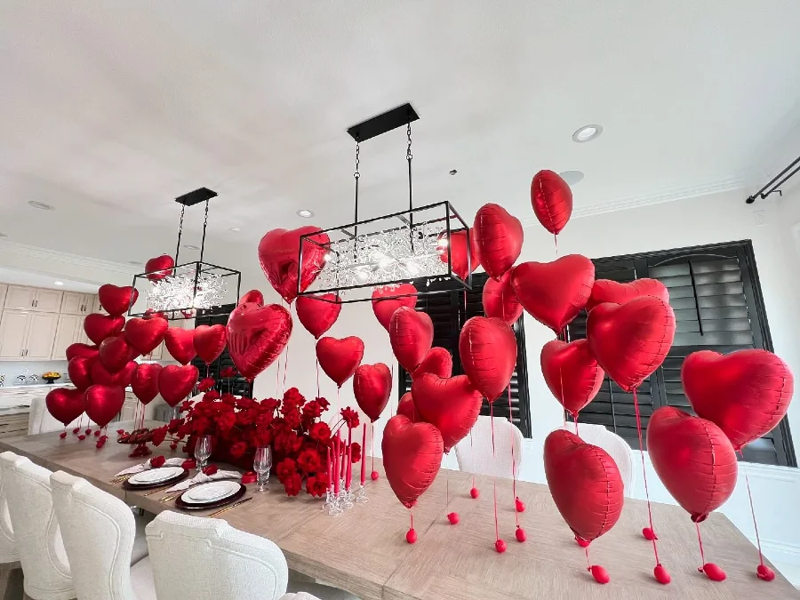 Red Heart Balloon Dining