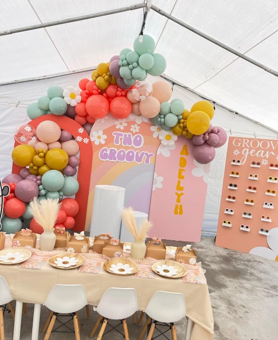 Groovy Gear Wall and Table