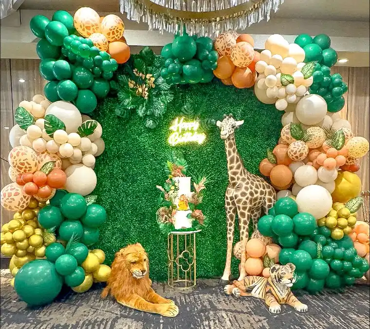 Grass Wall and Cake Pedestal