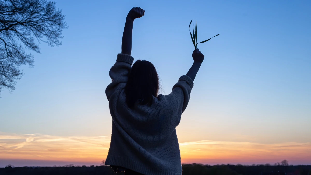 silhouette woman sunset